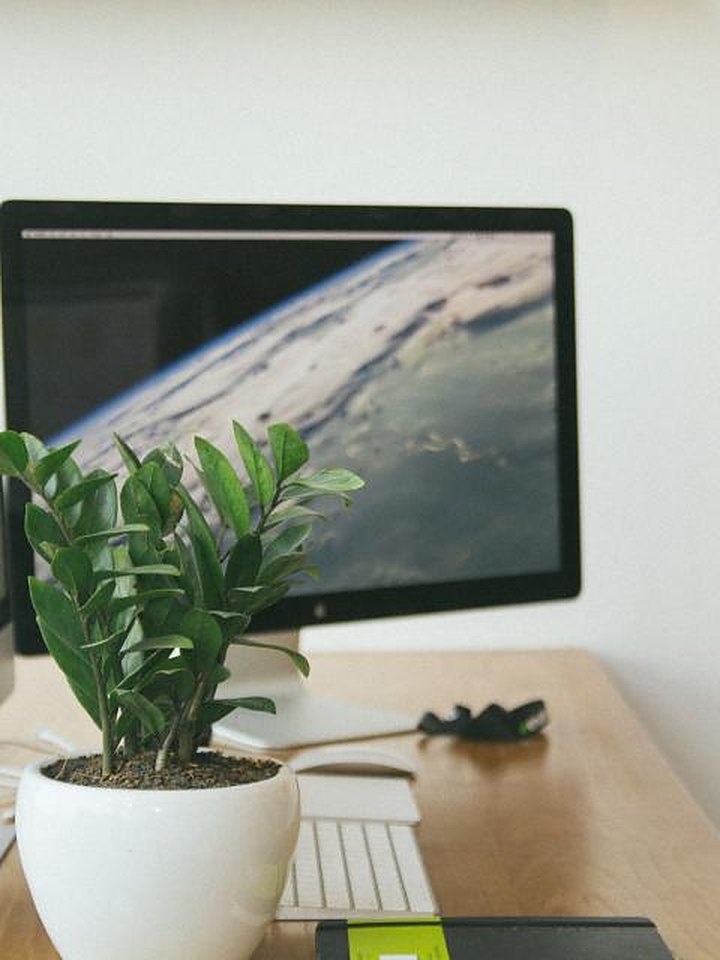 Monitör Seçim Rehberi: Çözünürlük, Yenileme Hızı ve Panel Tipi